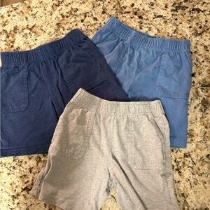 Size 4T OSHKOSH B’gosh 3 pairs shorts